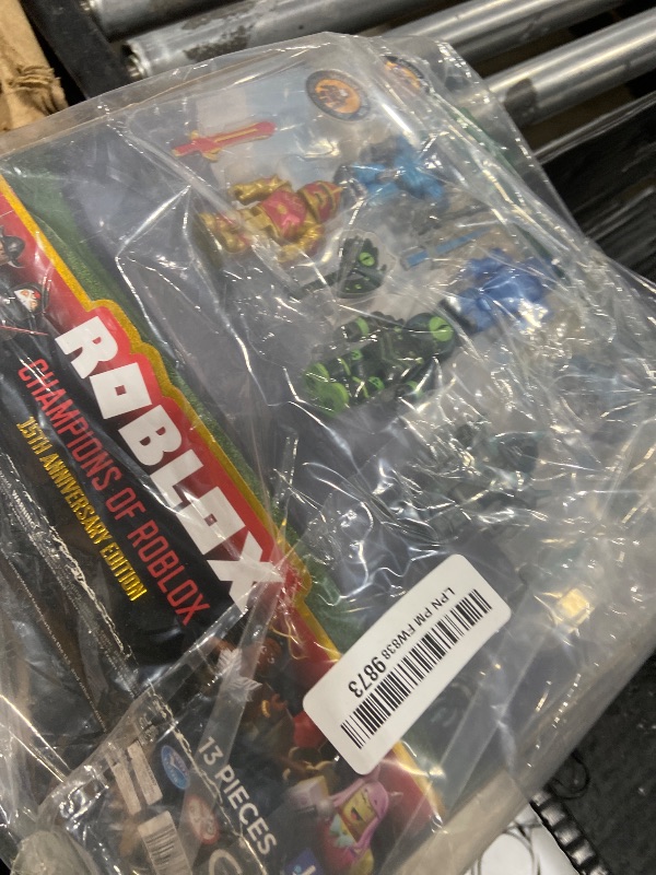 Photo 1 of Roblox Action Collection - Champions of Roblox 15th Anniversary Gold Six Figure Pack [Includes Exclusive Virtual Item]
