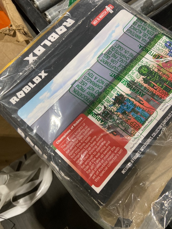 Photo 1 of Roblox Action Collection - Champions of Roblox 15th Anniversary Gold Six Figure Pack [Includes Exclusive Virtual Item]