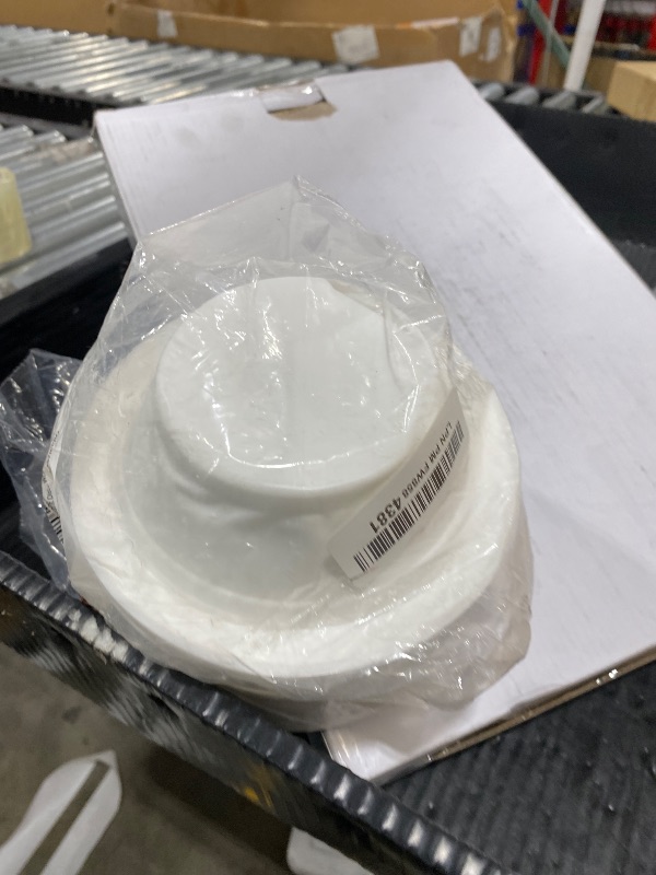 Photo 1 of 100 Count Disposable 12 ounce White Plastic Soup Bowls