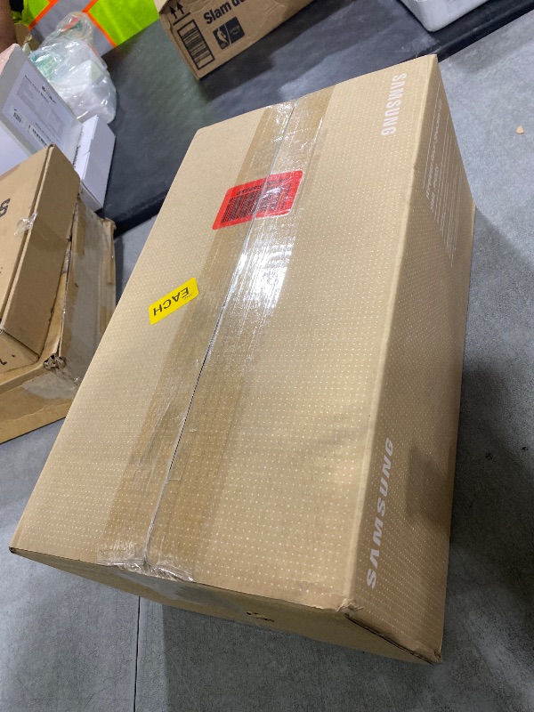 Photo 1 of Samsung 9500S Rear Speaker Kit - Wireless Dolby Atmos/DTS: X (SWA-9500S, 2021 Model), Black