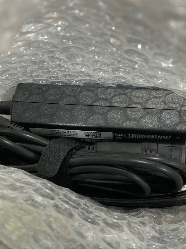 Photo 1 of Dell USB 3.0 Ultra HD/4K Triple Display Docking Station (D3100), Black