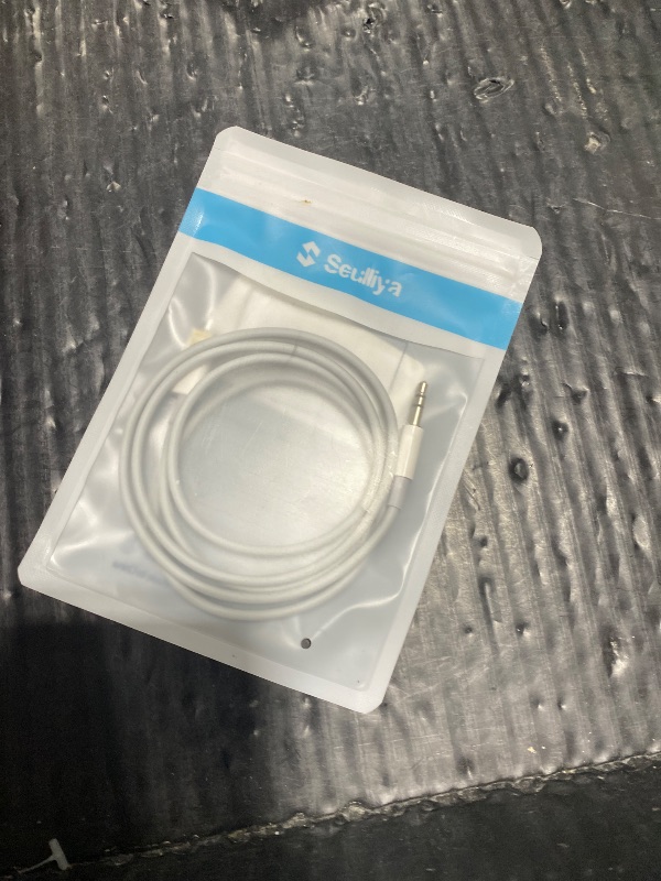 Photo 1 of (Apple MFi Certified) iPhone AUX Cord,Lightning to 1/8 Inch Audio Cable,3.3ft, Headphone Jack Adapter Male Aux Stereo Audio Cable Compatible for iPhone 14/13/12/11/XR/X/8/7 (White)