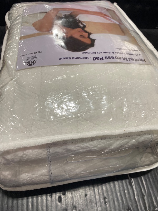 Photo 1 of Electric Mattress Pad Queen 60"x80", 4 Heating Levels & 10H Auto Shut Off, Breathable, Diamond Pattern, Fitted Design, Machine Washable, White Diamond Printed Pattern