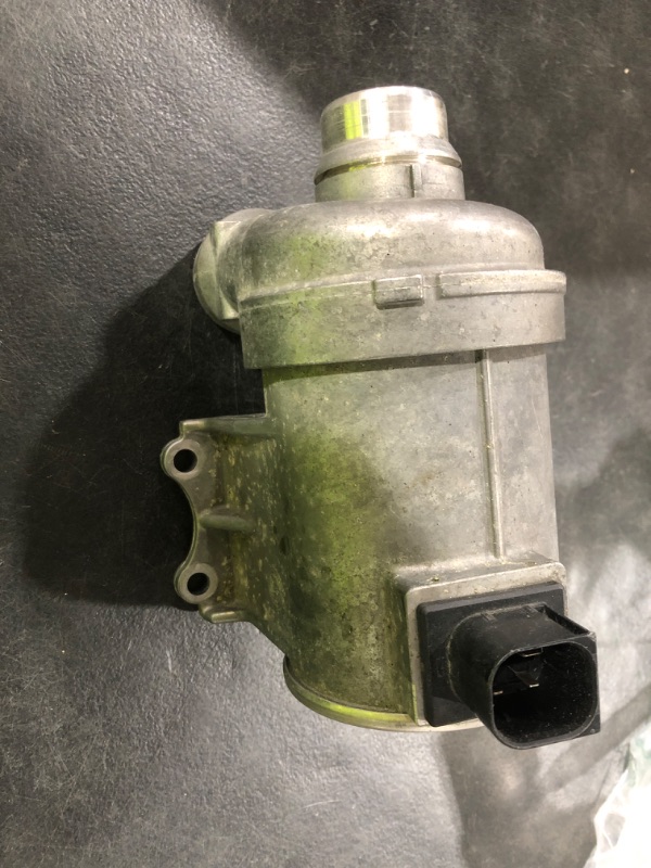 Photo 1 of REVO 31368715 Electric Engine Water Pump Replacement for Volvo 2015-2021 S60/V60/XC60 2015-2016 S80/XC70 2017-2021 S90/V90 2019-2021 XC40 2016-2021 XC90 2.0l 4 cylinder Turbo