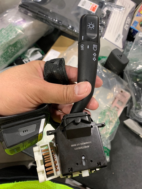 Photo 1 of X AUTOHAUX Turn Signal Switch Headlamp Dimmer Switch Multi-Function Combination Switch for Toyota Camry 97-01 4-Door Replaces CBS-1009 8414006010 84140-06010
(Replacement Turn Signal Switch
Manufacturer #ARBT505801)(View manufacturer number)