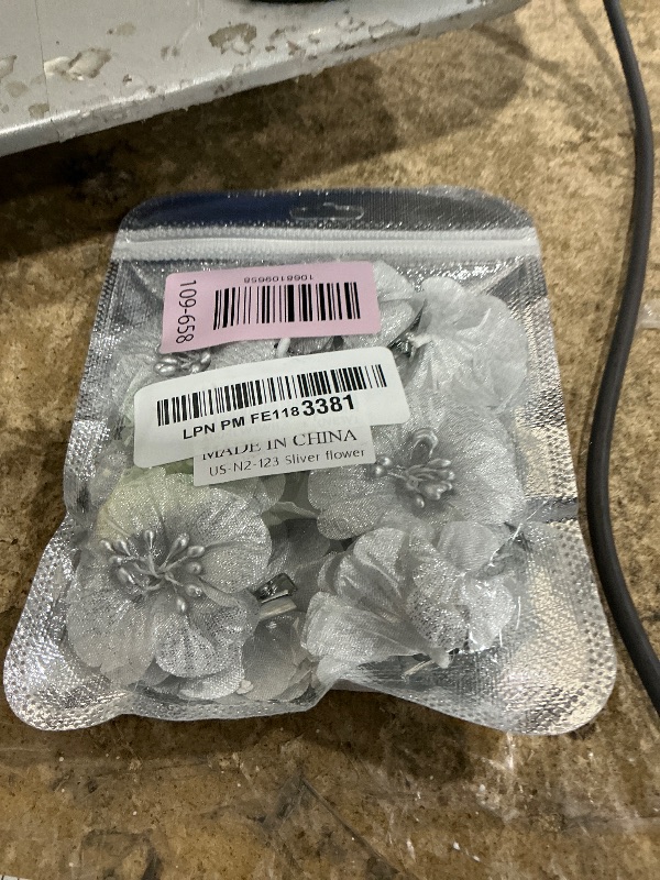 Photo 1 of 10 Pcs Silver Flower Hair Clips Artificial Floral Hairpin, Elegant Flower Hair Barrette for Daily Summer Vacation Wedding Halloween Party Women Girls Hair Accessories (Silver)