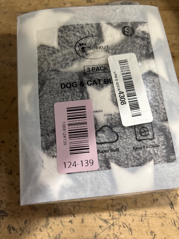 Photo 1 of 1 Pack 3 Puppy Blankets Cat Dog Blankets Super Soft Warm Sleep Mat Grey Star Cute Print Blanket Fluffy Fleece Pet Blanket Flannel Throw for Small Dogs Puppy Dogs Cats Small(23"x15")