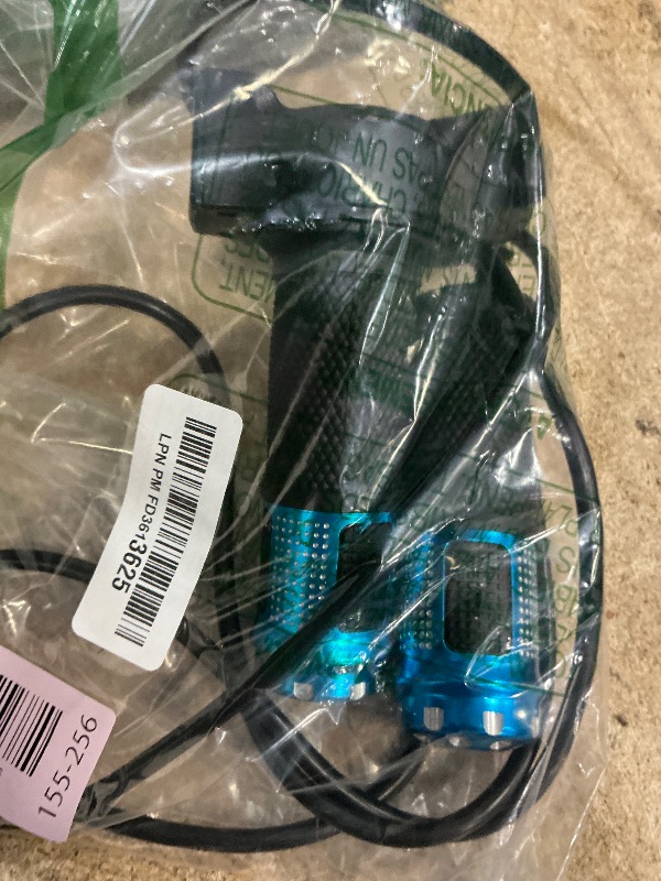 Photo 1 of 1 Pair EBike Throttle Grip, Universal Electric Bicycle Scooter Twist Handlebar with LCD Battery Voltage Display Key Knock, 12V-84V Electric Bike Throttle Grip for Motorbike Motorcycle E-Bike (Blue)