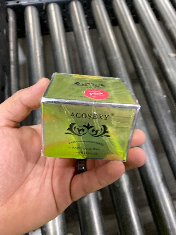 Photo 1 of Pink Hair Spray,Temporary Hair Color Wax,Hair Color Spray Wax, Pink Hair Dye,Hair Spray Color Temporary for Cosplay,Party,Masquerade, Halloween.etc (Pink, 1 Pack)