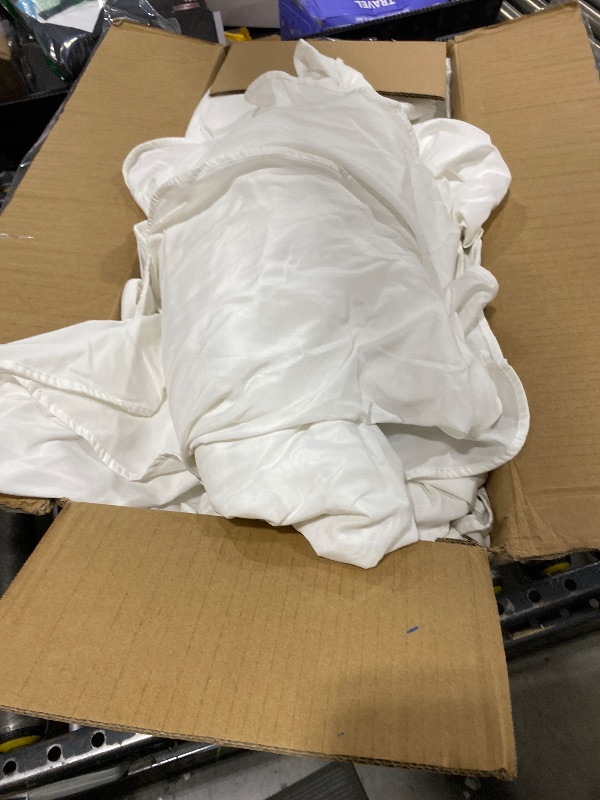 Photo 1 of 10 Pack White Round Tablecloths, 120 Inch Stain Resistant and Wrinkle Polyester Fabric Washable Table Clothes Cover for Kitchen Dining, Wedding, Reception Banquet, Birthday Party, Buffet Restaurant