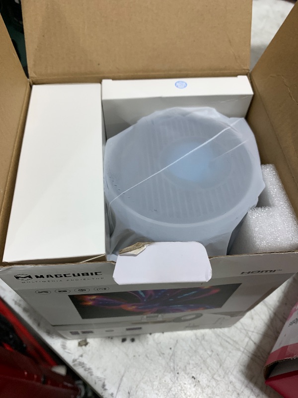 Photo 1 of ?Electric Focus?Magcubic Mini Projector 4K Support, Smart Projector with WiFi 6 and Bluetooth 5.4, 5W Soundbase Speaker, 180° Rotation, Portable Proyector for Home Theater