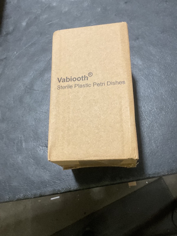 Photo 1 of 10 Pack Sterile Thick Plastic Petri Dishes with Lid, 90mm Dia x 15mm Deep Clear 3 Vents Petri Dish for Lab Science Experiment