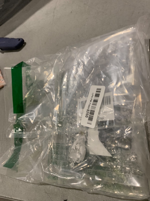 Photo 1 of 18pcs Christmas Tree Decoration Crystal Ornaments - Hanging Acrylic Christmas Snowflake Icicle Drop Crystal Ornaments for Xmas Tree Winter New Year Party Supplies