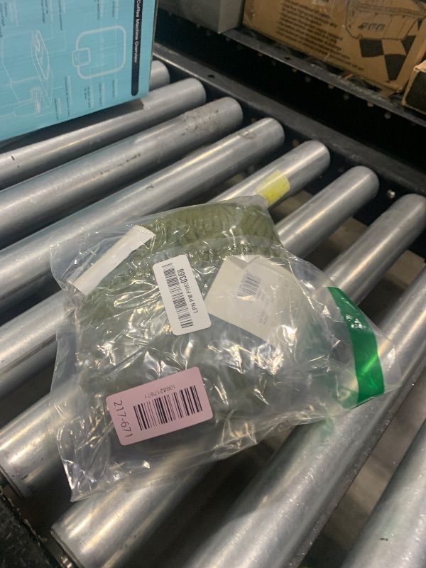 Photo 1 of (1 Skein) Lion Brand Yarn Wool-Ease Thick & Quick Bulky Yarn, Cilantro