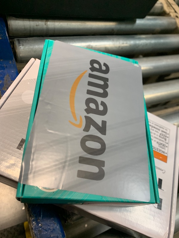 Photo 1 of ?R36MAX 4000mAh Portable Rechargeable Handheld Retro Game Console,Comfort Non-Slip Handheld Standing Retro Game Console with 64G TF Car,4.0-inch Screen,for Office,Black