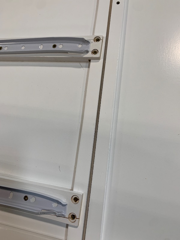 Photo 1 of ****It is missing the drawer section and the mattress base.******
Dream On Me Brody 5-in-1 Convertible Full-Size Baby Crib & 3-Drawer Changer in White, Pinewood, GreenGuard Gold & BSA, 1” Changer Pad, 3 Mattress Heights, Converts to Toddler & Full Size Be