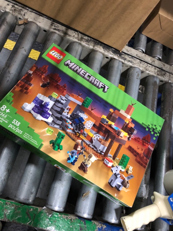 Photo 1 of *UNTESTED*
LEGO Minecraft The Badlands Mineshaft Video Game Toy, Mining Exploration Set with Minecraft Minifigures, Birthday Gift for Boys and Girls, Action Packed Toy for Kids Ages 8 and Up, 21263