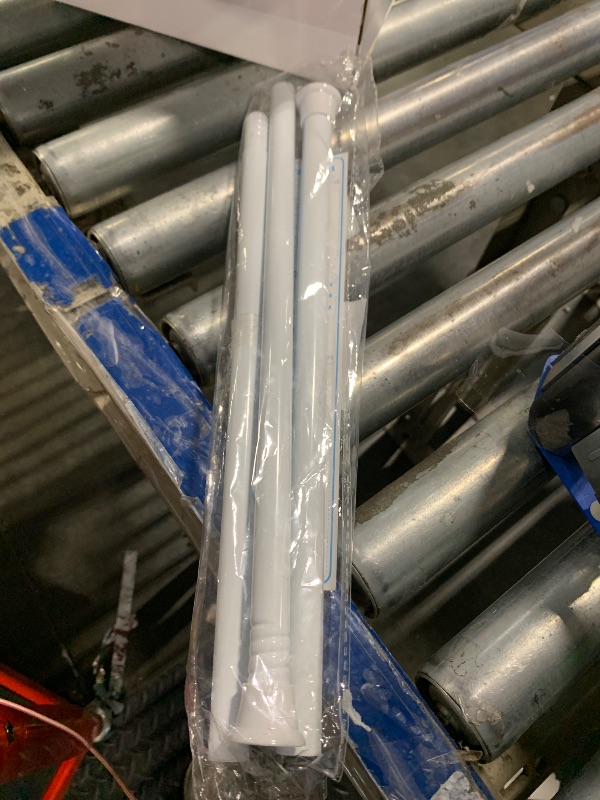 Photo 1 of *UNTESTED*
AIZESI Tension Rod 18-36 inch?1Pcs White Adjustable Tension Curtain Rod No Drilling Small Tension Rod Spring Tension Curtain Rod Expandable Curtain Rod