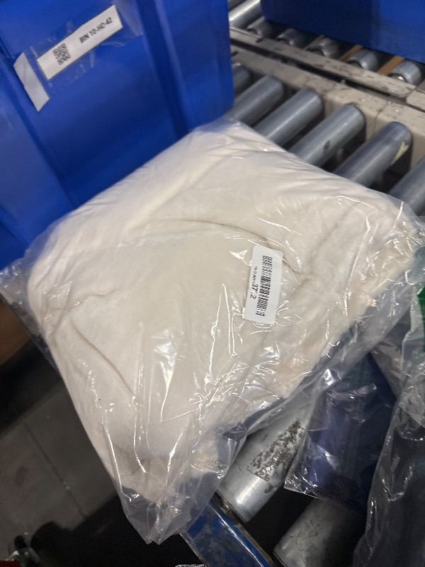 Photo 1 of *MINOR DAMAGE - USED*
Bedsure Fleece Throw Blanket for Couch Cream - Lightweight Plush Fuzzy Cozy Soft Blankets and Throws for Sofa, 50x60 inches