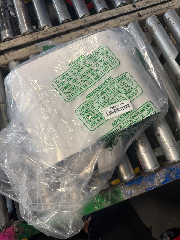 Photo 1 of ** SOLD AS IS NO REFIND/RETURN** SEE COMMENTS!
Touchless Bathroom Trash Can with Butterfly Lid, 2.5 Gallon Waterproof Trash Bin, Motion Sensor Garbage Can for Office, Kitchen, Bedroom, Toilet Narrow Seam