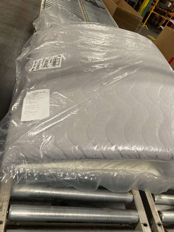 Photo 1 of ***USED***Miisong Japanese Floor Mattress with Washable Cover, Folding Futon Mattresss, Tatami Mat Sleeping Pad with Thicken Memory Foam, Roll Up Floor Lounger Bed for Kids Adults (Twin 80"×39"×2.6")
