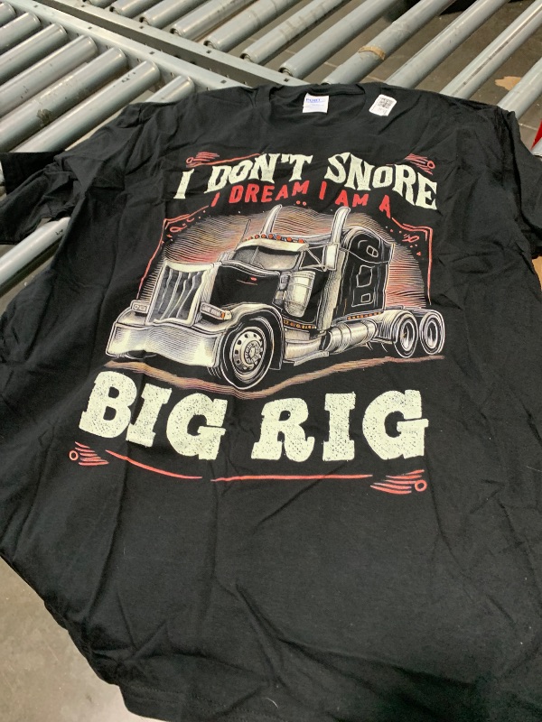 Photo 1 of 
Men's BLACKT-Shirt, Size XL