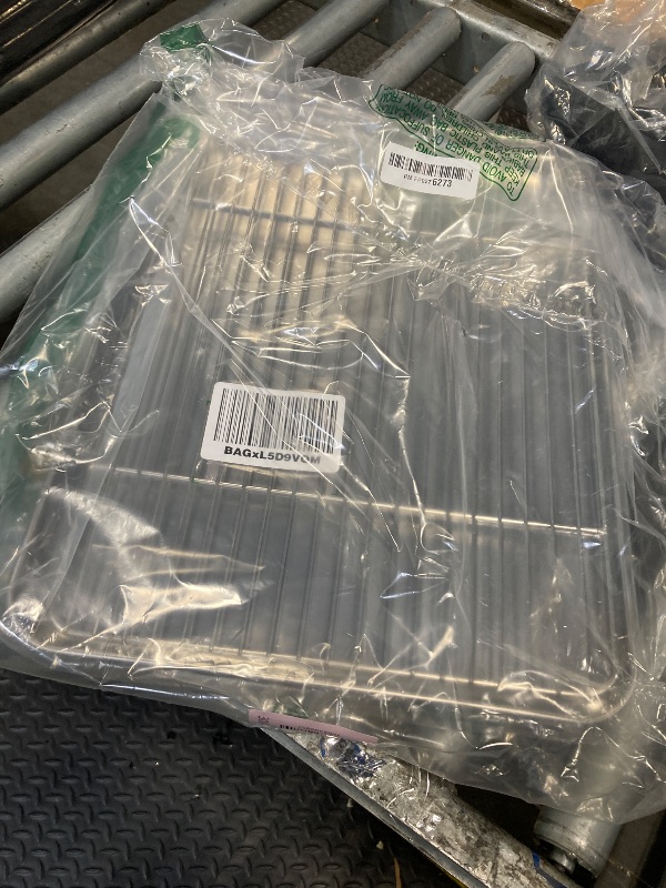 Photo 1 of *** SIMILAR PRODUCT*** Amazon Basics Ceramic Nonstick Baking Sheets & Cooling Rack Set, Non-Toxic, Half Sheet Size, 2-Pack, Gray