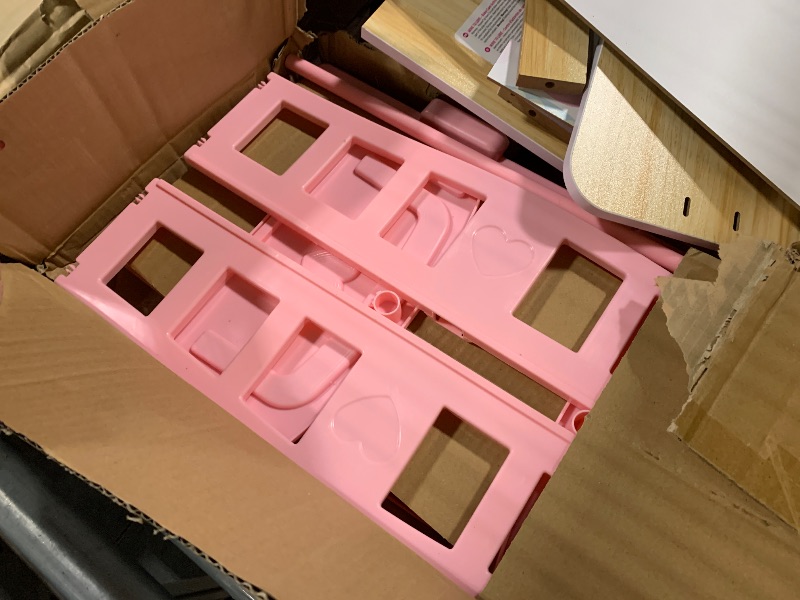 Photo 1 of ****SIMILAR ITEM**** Melissa & Doug Baby Care Center and Accessory Sets