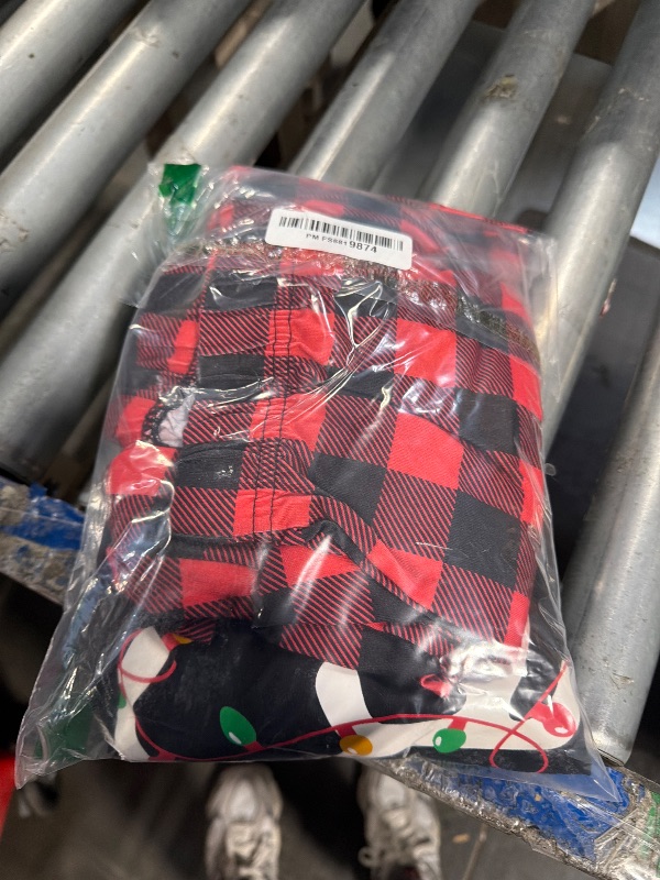 Photo 1 of ***PARTIAL SET**** VENTELAN Matching Family Pajamas Glow in The Dark Christmas Clothes Red Plaid Set Holiday Sleepwear, Women,L