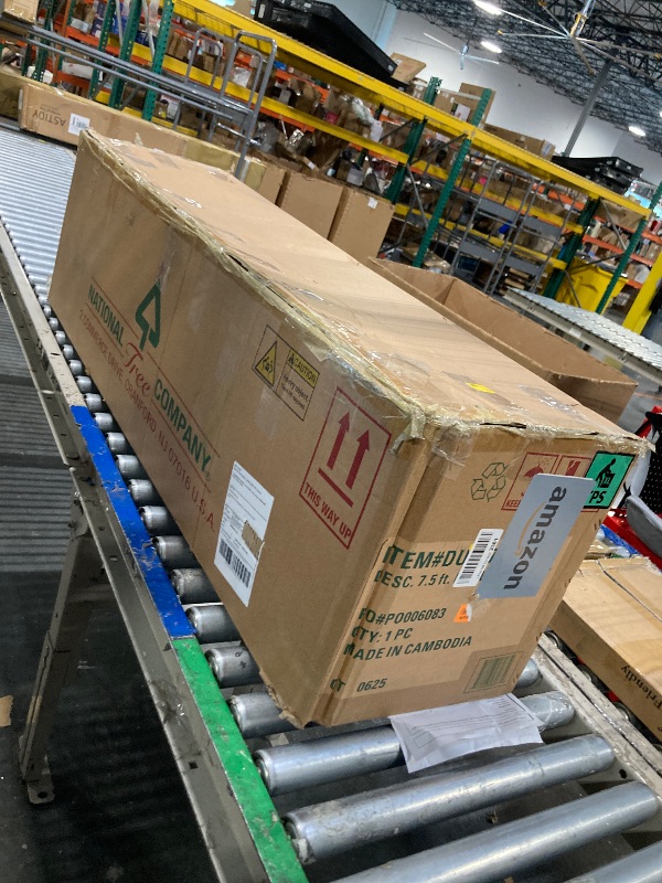 Photo 1 of ** USED ** 7.5 ft. Pre-Lit Artificial Dunhill Fir Christmas Tree, Green, Clear Lights, Includes Stand