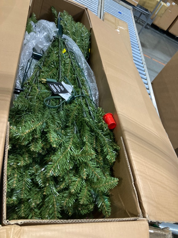 Photo 1 of ** USED ** 7.5 ft. Pre-Lit Artificial Dunhill Fir Christmas Tree, Green, Clear Lights, Includes Stand