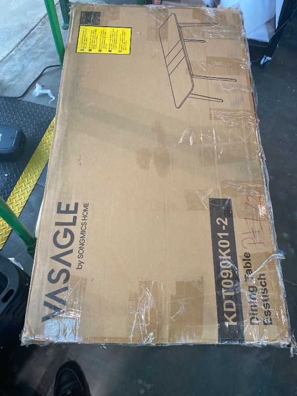 Photo 1 of *USED*
VASAGLE MAEZO Collection - Extendable Dining Table for 4/6/8, Kitchen Table with Tapered Legs, Curved Transitions, for Dining Room, Kitchen, Home Office, Honey Brown UKDT090K01V1