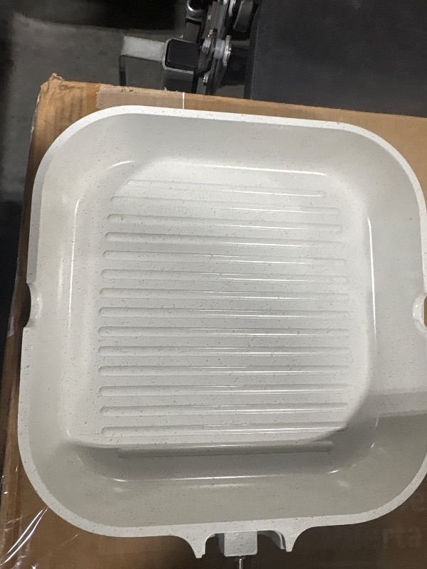 Photo 1 of **MISSING HANDLE**
SENSARTE Nonstick Ceramic Grill Pan for Stove Tops, Versatile Square Grilling Pan with Pour Spouts, Durable Grill Skillet for All Stoves(Gas,Electric,Induction) Non Toxic-PTFE,PFAS,PFOA Free, 9.5Inch