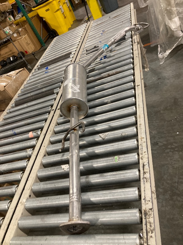 Photo 1 of ***DAMAGE, SEE THE PHOTO***Walker 56218 Direct Fit Exhaust Resonator and Pipe Assembly for Honda CR-V