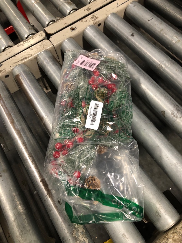 Photo 1 of 10 Pcs Red Berry Stems - Pine Cones for Crafts,Pine Cones for Decorating,Red Berry Wreath Floral Picks,Valentine's Day Mother's Day,Birthday Party Decoration,Gift Wrap Embellishment