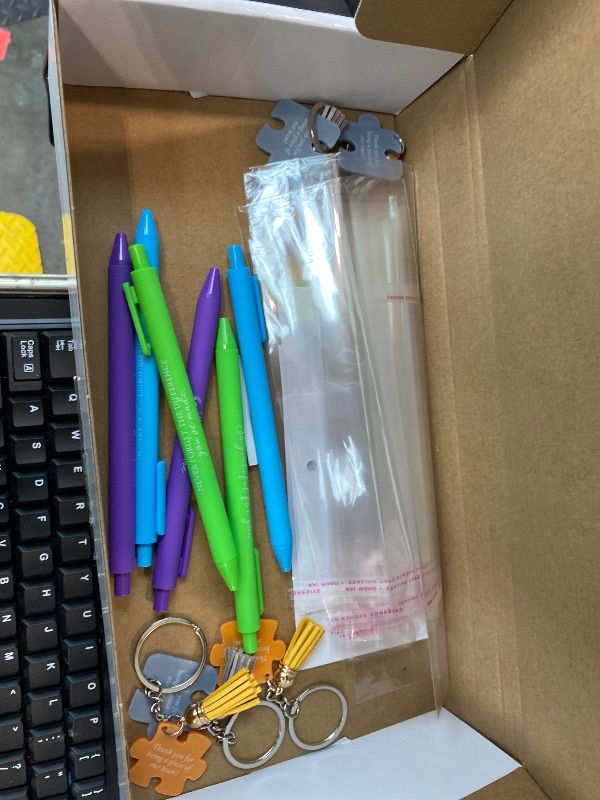 Photo 1 of ***MISSING PIECES*** ***READ CLERK NOTES*** Sayglossy 50 Set Christmas Team Appreciation Gifts for Employee Coworker School Staff Teacher Nurse Bulk Inspirational Pens & Positive Puzzle Piece Keychains & Thank You Cards