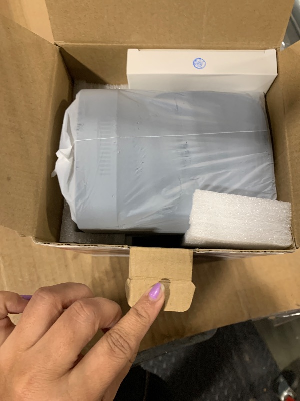 Photo 1 of ?Auto Focus &1080P?Alwtniet Mini Portable Projector, 4k Support Smart Proyector with Wifi and Bluetooth For Outdoor, 5W Speaker, Built in Apps,Home Theater, Bluetooth Movie Projector (Black)