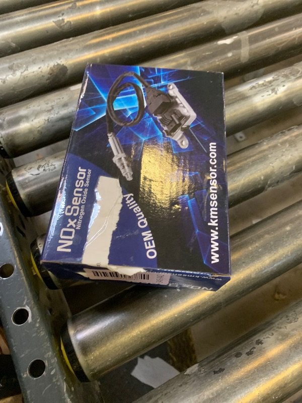 Photo 1 of kmdiesel 2894943RX Nitrogen Oxide Sensor NOX Sensor 5WK9 6672A 2871974 2894943 Fit for Cummins 2010-2013 International