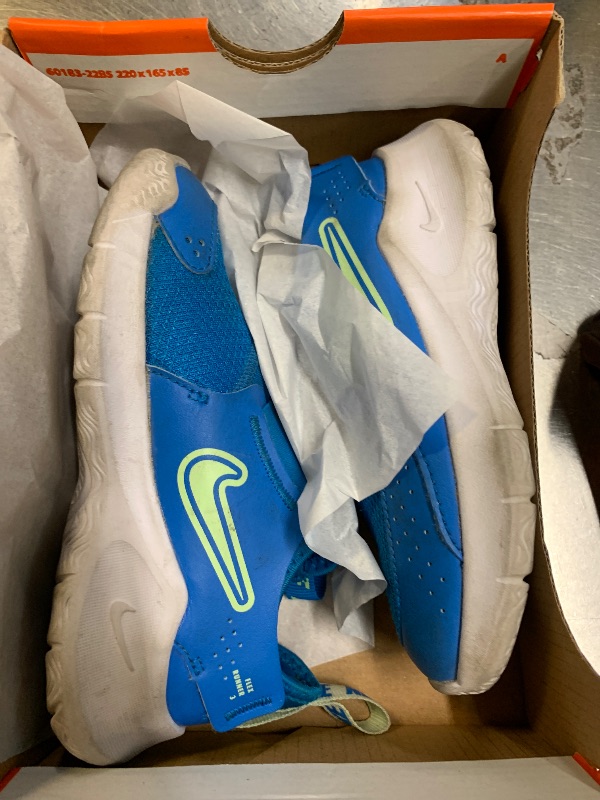 Photo 1 of Nike Flex Runner  size 11c