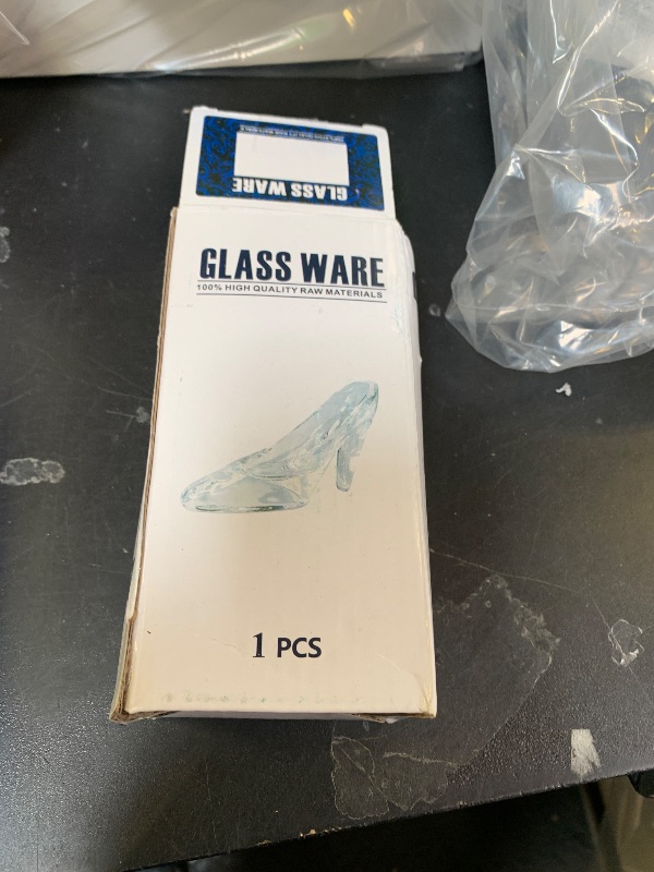 Photo 1 of 1 Pack Glass Slipper, Small Glass Crystal High Heels, Crystal High Heels Shoes for Birthday Decoration Party, Wedding Supplies Decorative Party Decorations, Transparent Decorative Items
