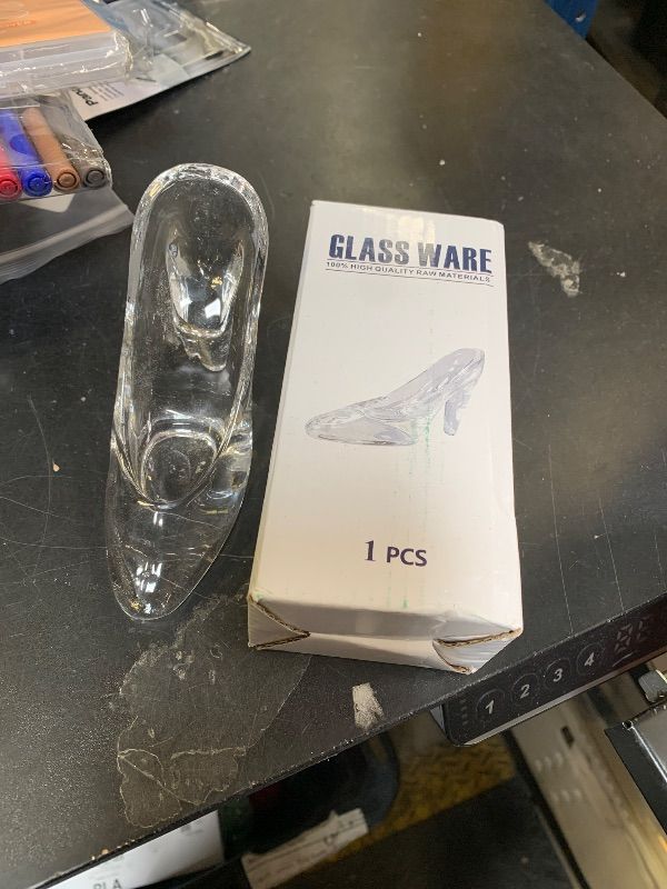 Photo 1 of 1 Pack Glass Slipper, Small Glass Crystal High Heels, Crystal High Heels Shoes for Birthday Decoration Party, Wedding Supplies Decorative Party Decorations, Transparent Decorative Items