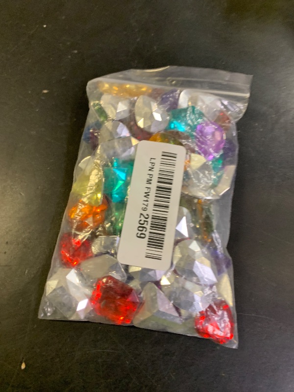 Photo 1 of 100 Pieces Toy Gems Pirate Treasure Jewels Fake Acrylic Gems Multicolor Bling Diamonds Plastic Gemstones with a Drawstring Bag for Party Table Decorations Sensory Bin Filler Pirate Party Favors