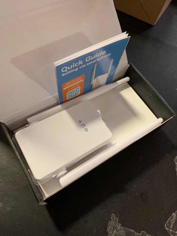 Photo 1 of WiFi Extender Ethernet Port