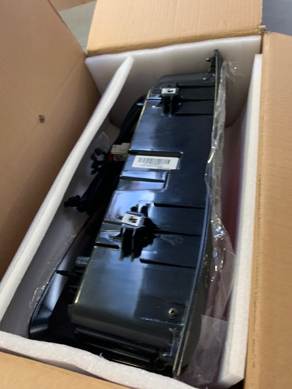 Photo 1 of Lochnchn LED Tail Light Assembly Compatible with 2019-2024 GMC Sierra 1500/2500HD/3500HD,Left Driver Side Taillights Rear Lamp with Signature Brake Light Replace# 84565921 GM2800310