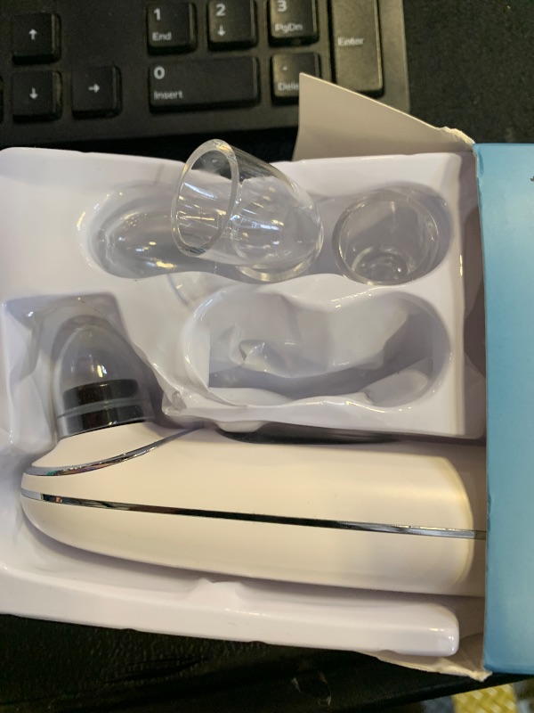 Photo 1 of 2026 Por Women & Men-White