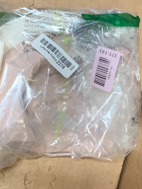 Photo 1 of Natori Women's Dynamic Convertible Contour Sport Bra (Rose Beige/Warm White, 36DDD)