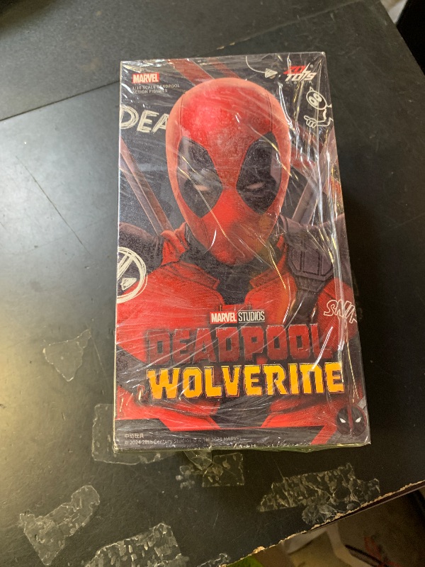 Photo 1 of LonullyMege Wolverine and Dead Full Set 2-Pack Action Figure 7 inch 1/10 Scale Legends Series Collectable Toys with Lots of Accessories Gift(Wolverine & Dead)