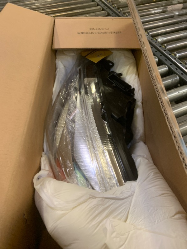 Photo 1 of Dasbecan Halogen Headlight Assembly Compatible With Ford Focus 3rd Gen 2015-2018 w/o LED DRL Left Driver Side Chrome Headlamp Replaces# F1EZ13008GT FO2502339