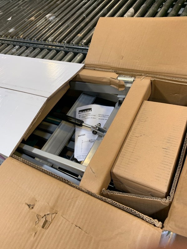 Photo 1 of Makita WST05 Portable Rise Miter Saw Stand