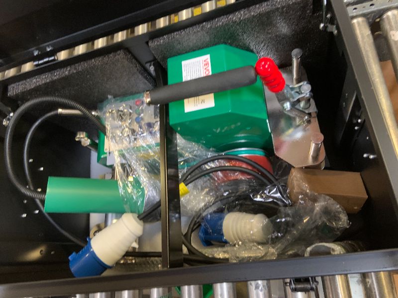 Photo 1 of VEVOR Roofing Hot Air Welder, 3400W 220V High Power Plastic PVC TPO Welding Machine - 1.57in Welding Width, 0.04-0.08 in Thickness, 68 ?-1202 ? Heat Roofing Welding Tool, for Waterproofing Advertising